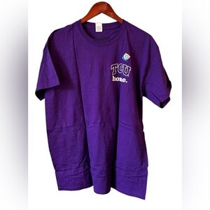 New NCAA TCU Horned Frogs Short Sleeve Men’s Gildan Purple T Shirt Size L